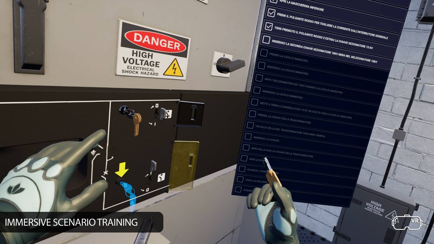 Scenario immersivo di addestramento VR: una mano virtuale manipola un pannello elettrico ad alta tensione, mentre un elenco di procedure operative è visualizzato a destra.